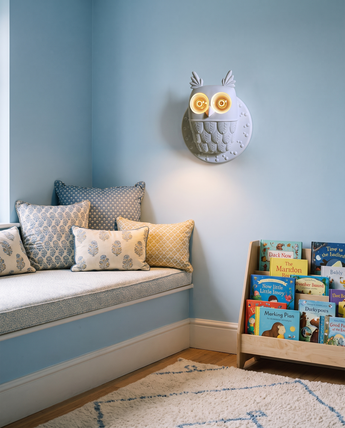 The White Owl wall light