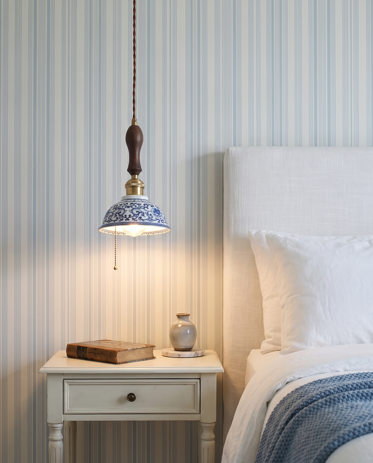 Creamware in the room