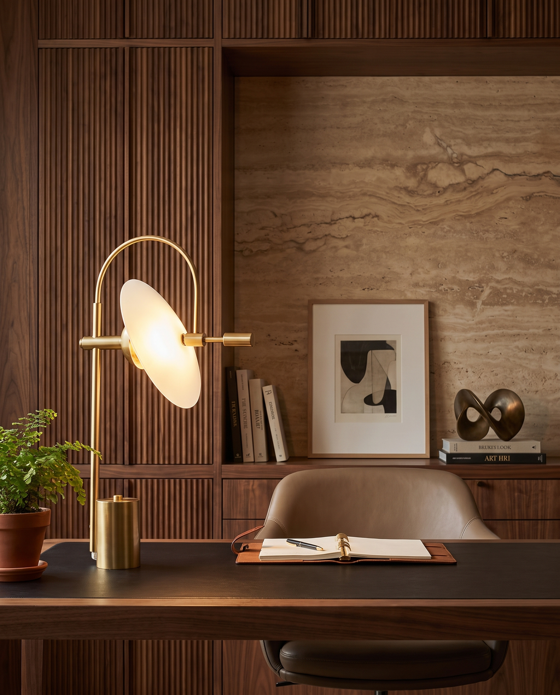 The Pivot Disc table/desk lamp